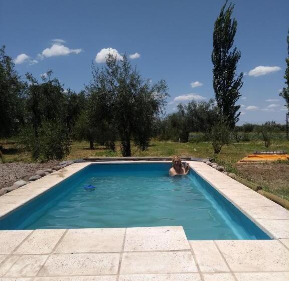 Номер Стандарт Трехместный, Hendoku Yaku