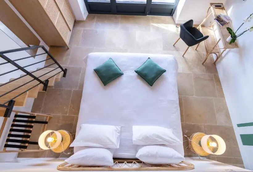 キングサイズベッドのデラックスルーム, Domaine De Chabanne