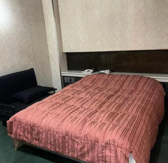 Standard-huone, Higashi Kumamoto Business Center