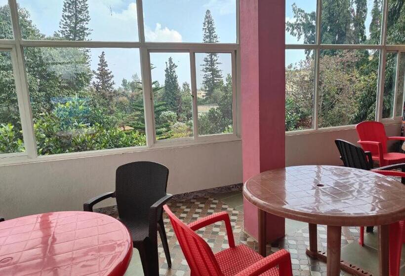 اتاق لوکس, Sahyadri Lodge And Restaurant