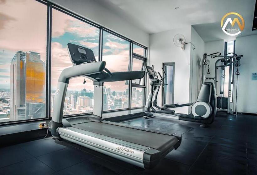 带阳台的豪华间, M Residence Hotel And Serviced Apartment
