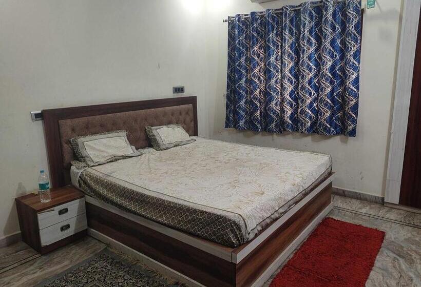 Chambre Standard, Oyo Hotel Shubham