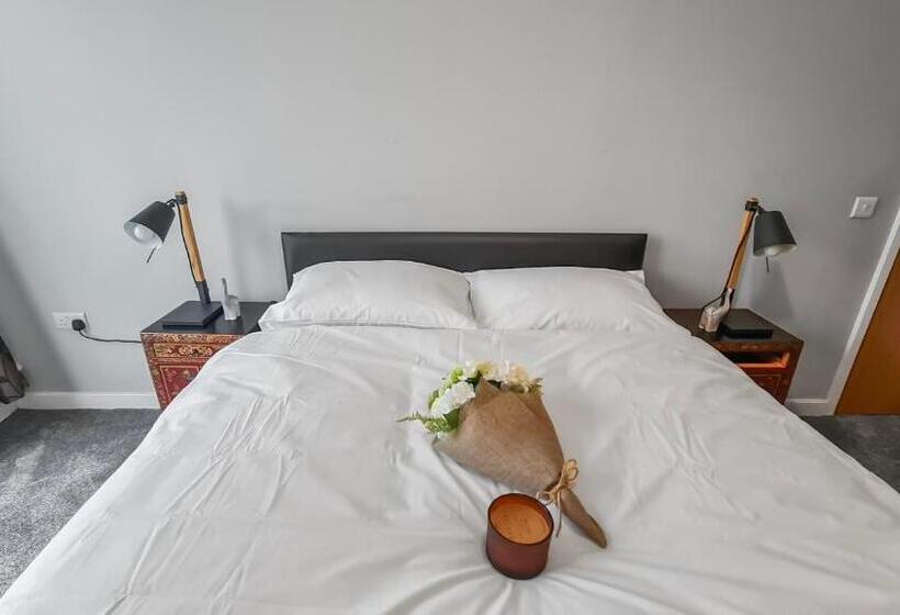 غرفة قياسية سرير كينج, River View Ensuite Private Room In Shared Apartment