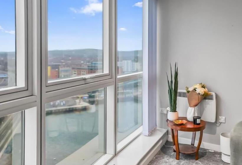 غرفة قياسية سرير كينج, River View Ensuite Private Room In Shared Apartment