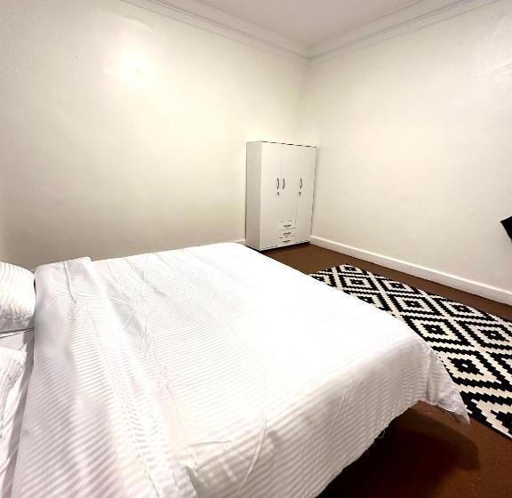 デラックススタジオ, Quiet Studio In Downtown