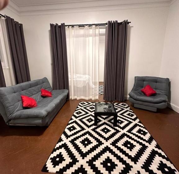 デラックススタジオ, Quiet Studio In Downtown