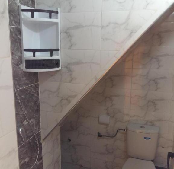 バス共有のスタンダードルーム, Seasound House