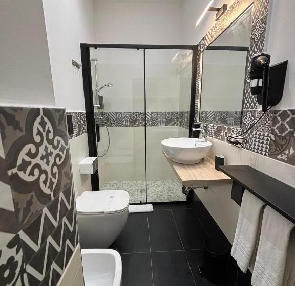 غرفة قياسية رباعية, Celeste Rooms Bed And Breakfast