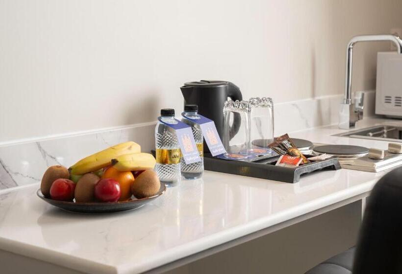 اتاق لوکس, القصر الكورنيش