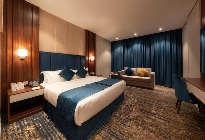 سوئیت با وان آب گرم, القصر الكورنيش