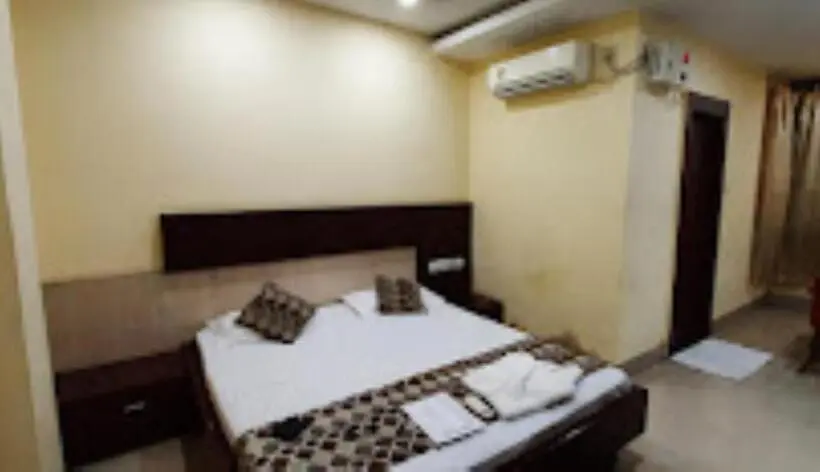 デラックスルーム, Bishram Bhawan,bhubaneswar
