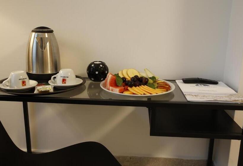 اتاق استاندارد سه نفره, Floramare Health Resort