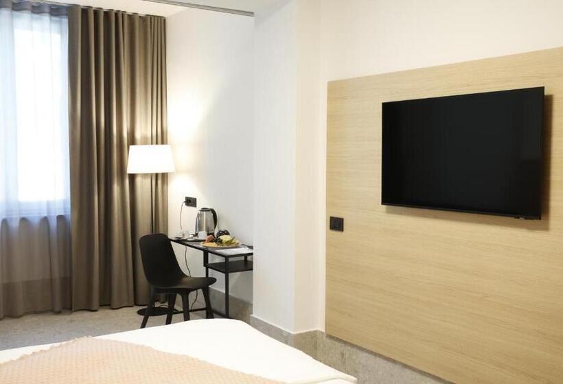 اتاق استاندارد سه نفره, Floramare Health Resort