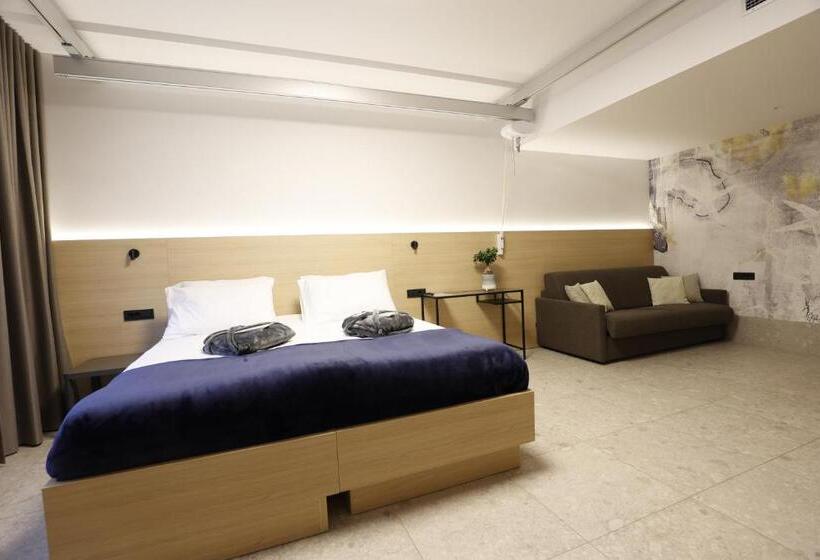 اتاق خانوادگی, Floramare Health Resort