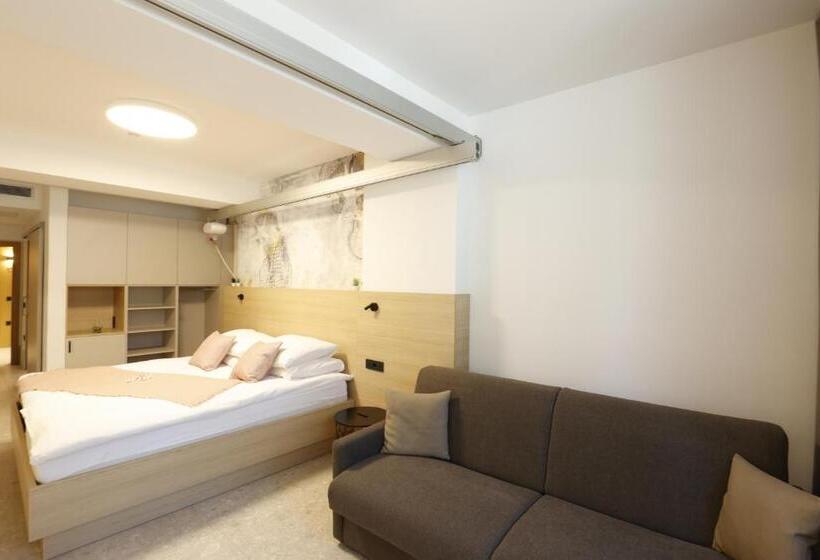 اتاق استاندارد چهار تخته, Floramare Health Resort