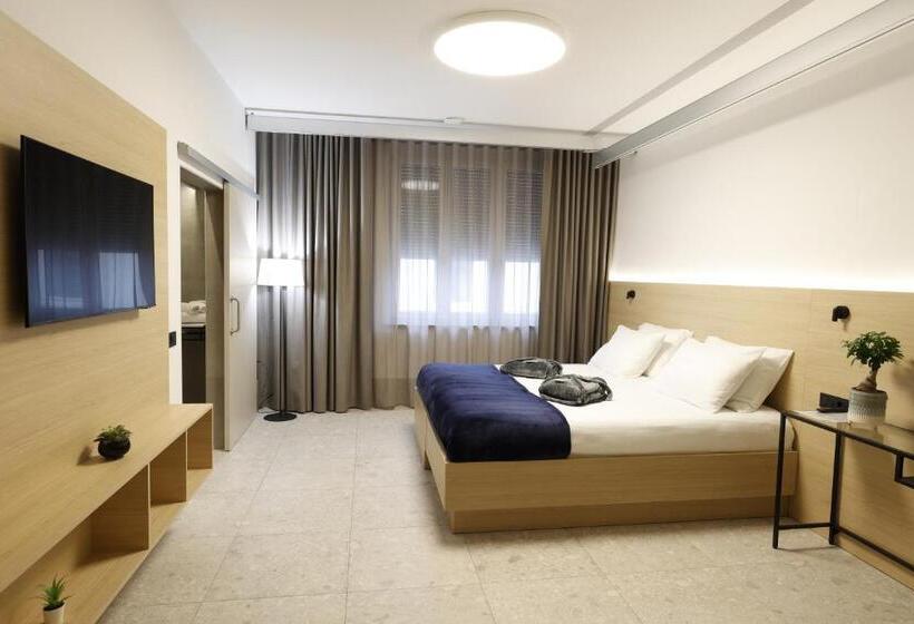 اتاق خانوادگی, Floramare Health Resort