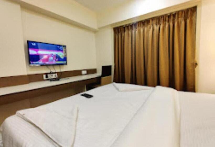 Quarto Estandar, Grand Mookambika , Navi Mumbai