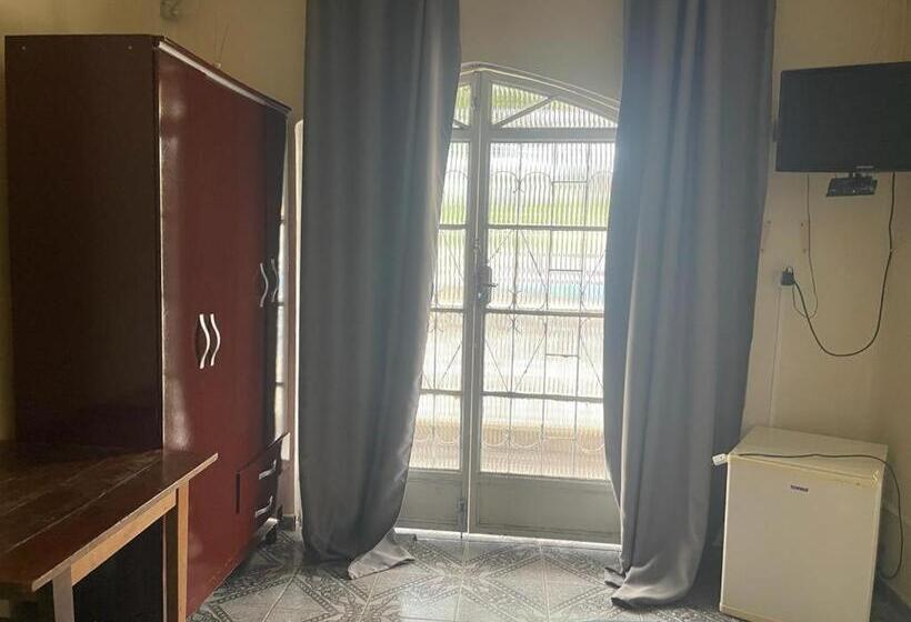 Habitació Estàndard, Lima