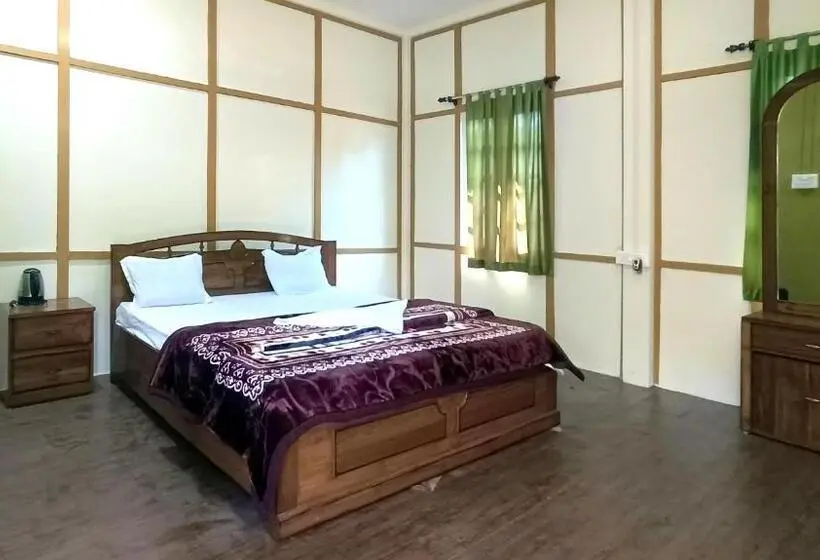 Deluxe-huone, Ohh Hostler