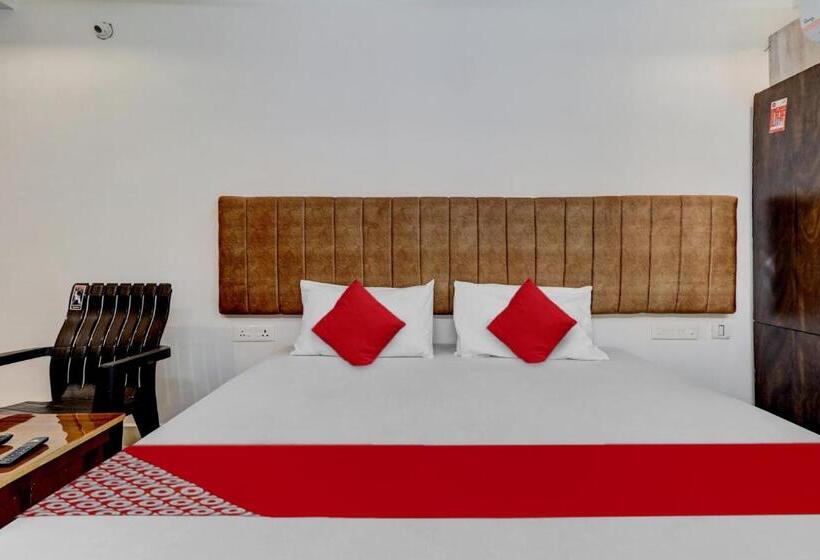 스탠다드 룸, Oyo Sr Grand Lodge