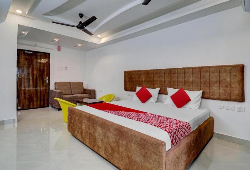 스탠다드 룸, Oyo Sr Grand Lodge