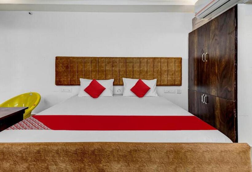 Номер Стандарт, Oyo Sr Grand Lodge