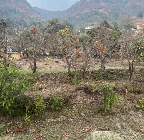 חדר אקונומי, Sunrise By Namastexplorer