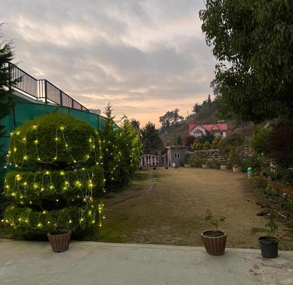 חדר אקונומי, Sunrise By Namastexplorer