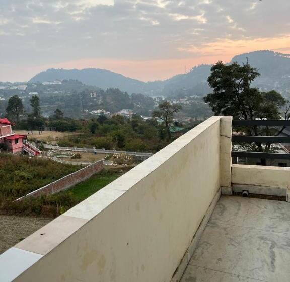 דירה בת חדר שינה 1 עם מרפסת, Sunrise By Namastexplorer