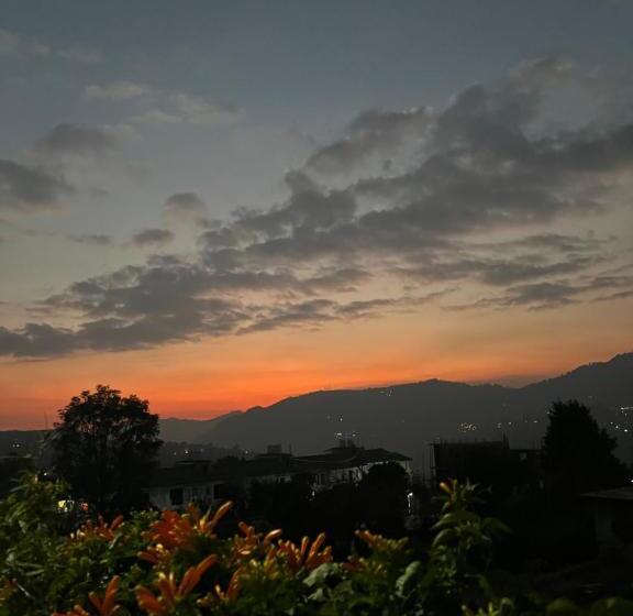 דירה בת חדר שינה 1 עם מרפסת, Sunrise By Namastexplorer