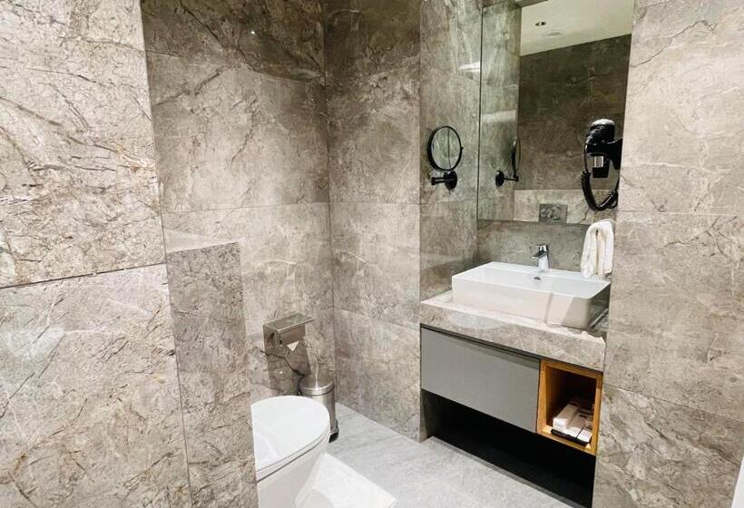 Deluxe Suite King Bed, The World Surat