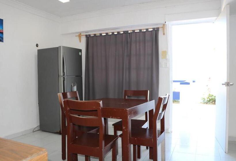 家庭间, Tropical Suites