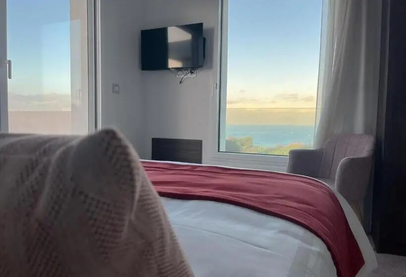 1 Bedroom Penthouse Apartment, Le Manoir Du Roselier