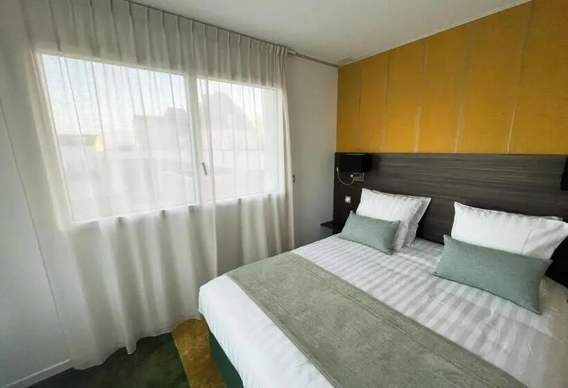 1 Bedroom Penthouse Apartment, Le Manoir Du Roselier