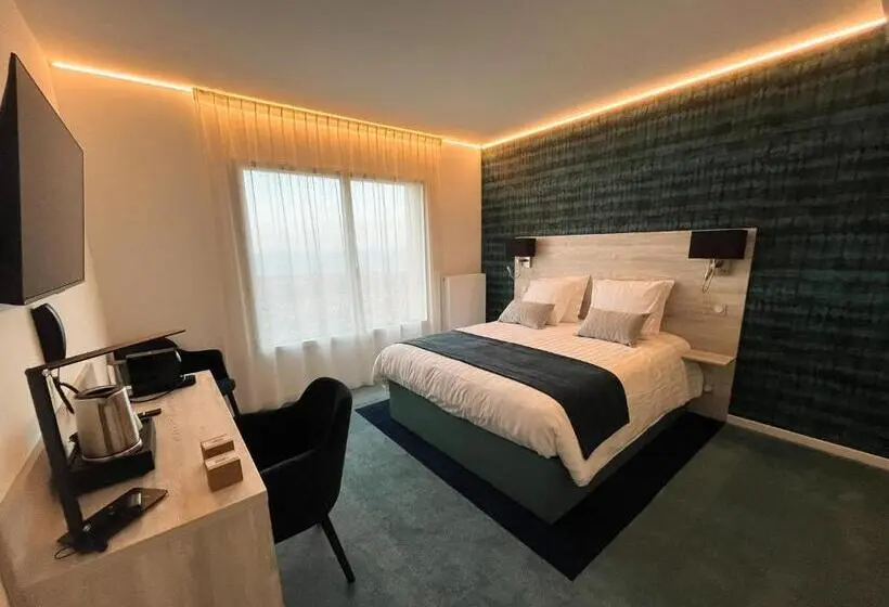 Standard Yhden Hengen Huone, Le Manoir Du Roselier