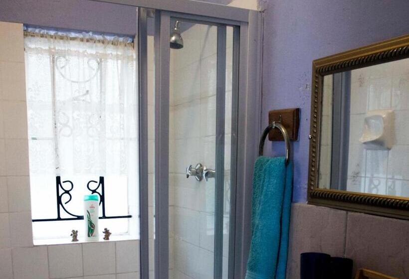 Номер Стандарт Вид на Бассейн, Linge Longa