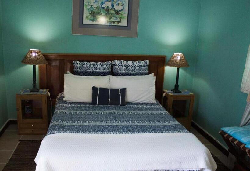 Номер Стандарт Вид на Бассейн, Linge Longa