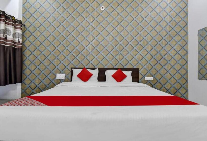 Pokój Trzyosobowy Klasyczny, Oyo Hotel Radhe