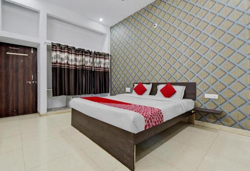 Pokój Trzyosobowy Klasyczny, Oyo Hotel Radhe