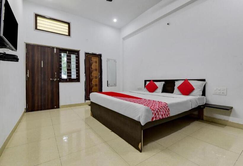 Pokój Trzyosobowy Klasyczny, Oyo Hotel Radhe