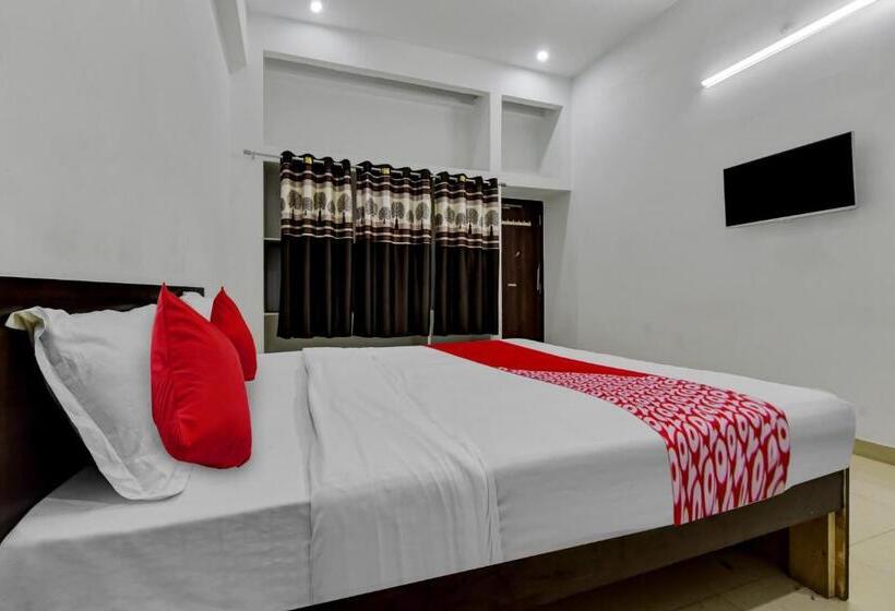 Pokój Trzyosobowy Klasyczny, Oyo Hotel Radhe