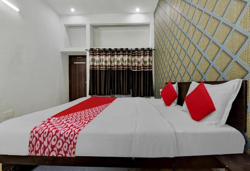 Pokój Trzyosobowy Klasyczny, Oyo Hotel Radhe