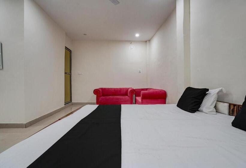 トリプルクラシックルーム, Oyo Hotel Shree Jee Lawan