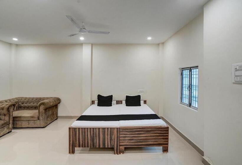 トリプルクラシックルーム, Oyo Hotel Shree Jee Lawan