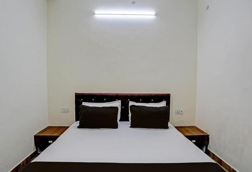 三人经典房间, Oyo Hotel Sky Land