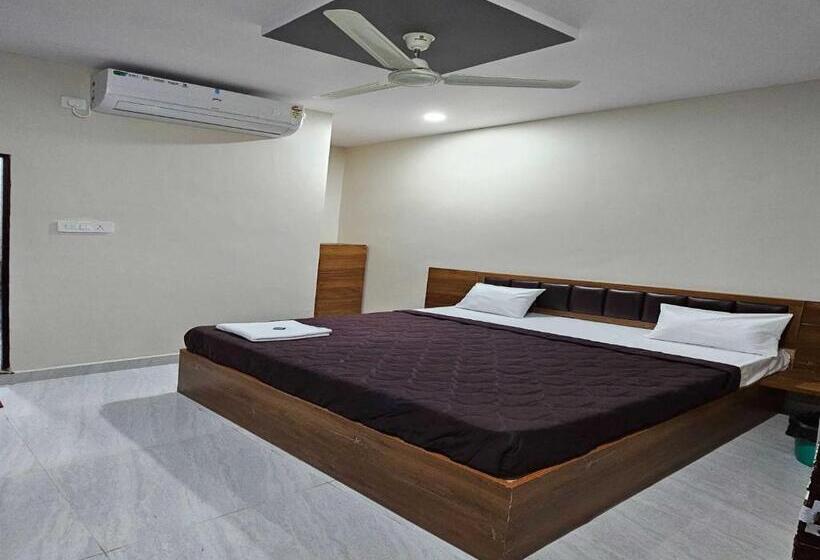 غرفة كلاسيكية ثلاثية, Oyo Hotel Vaidehi