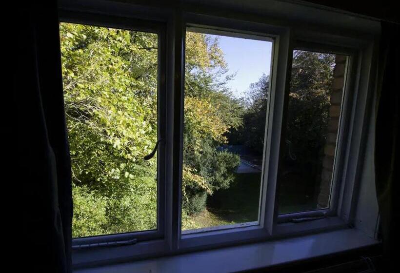 اتاق استاندارد با چشم‌انداز باغ, Mossley Hill Retreat