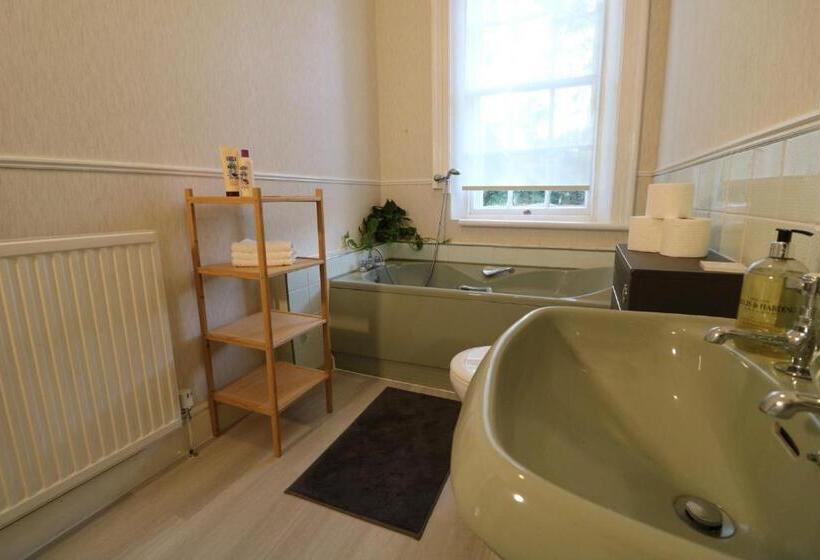 اتاق سوپریور با تخت بزرگ, Mossley Hill Retreat