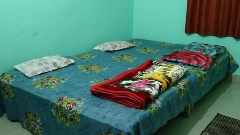 スタンダードルーム, Subhangini Palace