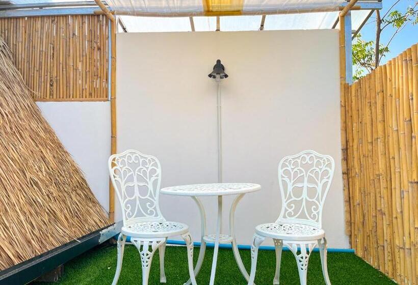 اتاق استاندارد با بالکن, Ek Ka Nake